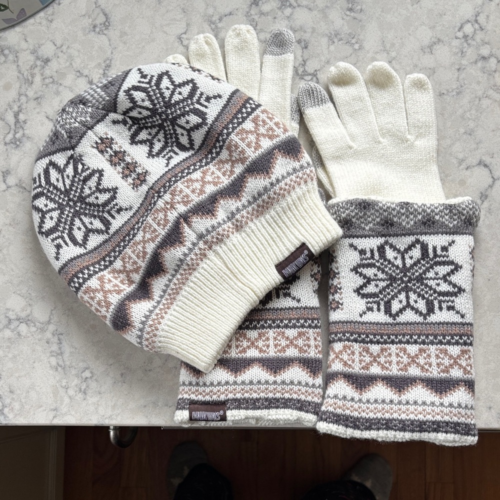 MukLucks Winter Knit Hat, Gloves, and Wrist Warmers Set